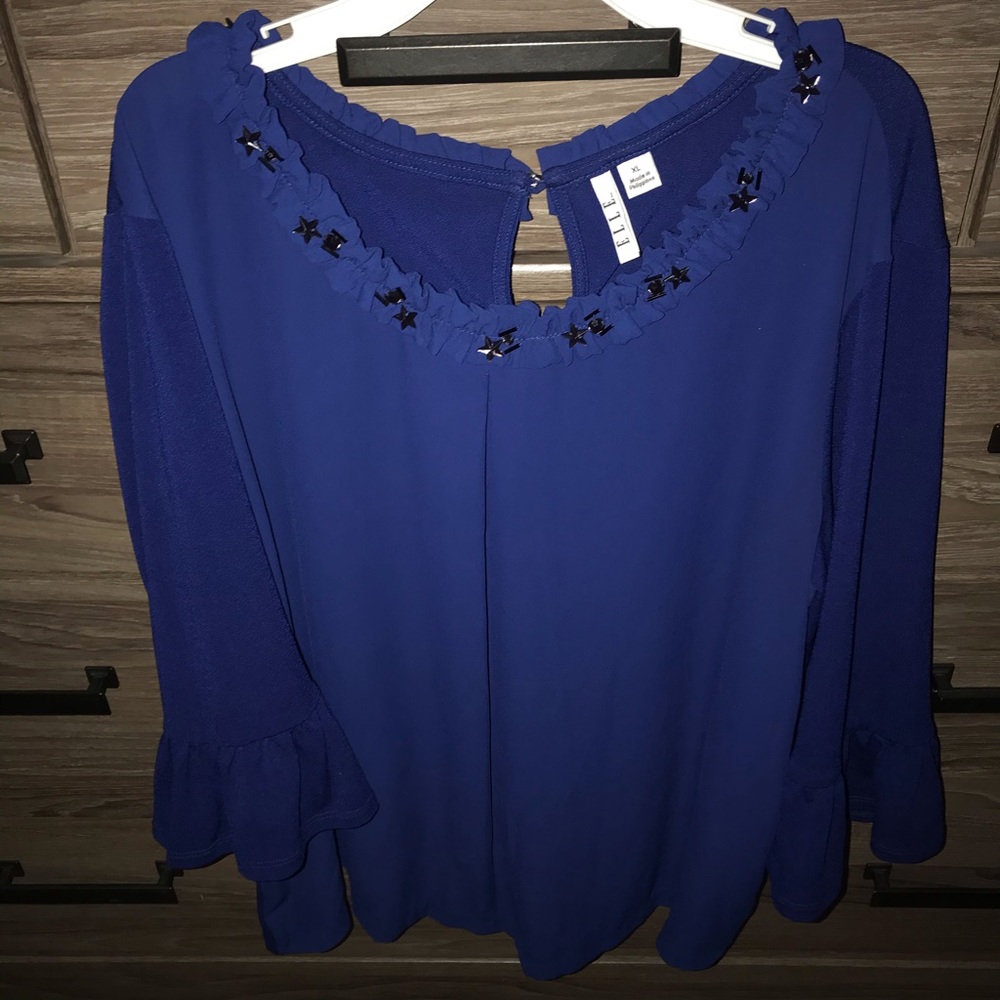 Woman’s Elle blouse ( worn once )